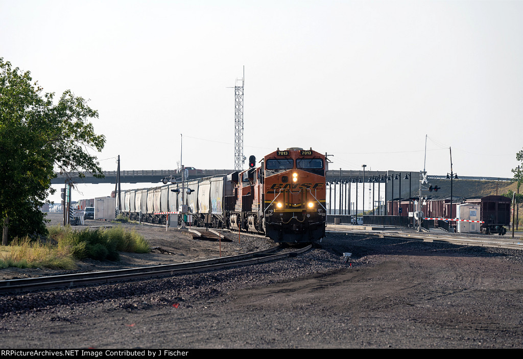 BNSF 7013